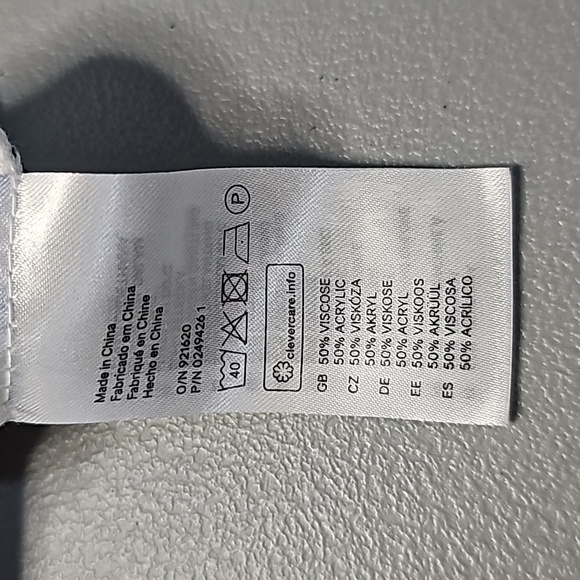 H&M small cream and black long sleeve light sweater - Picture 6 of 6